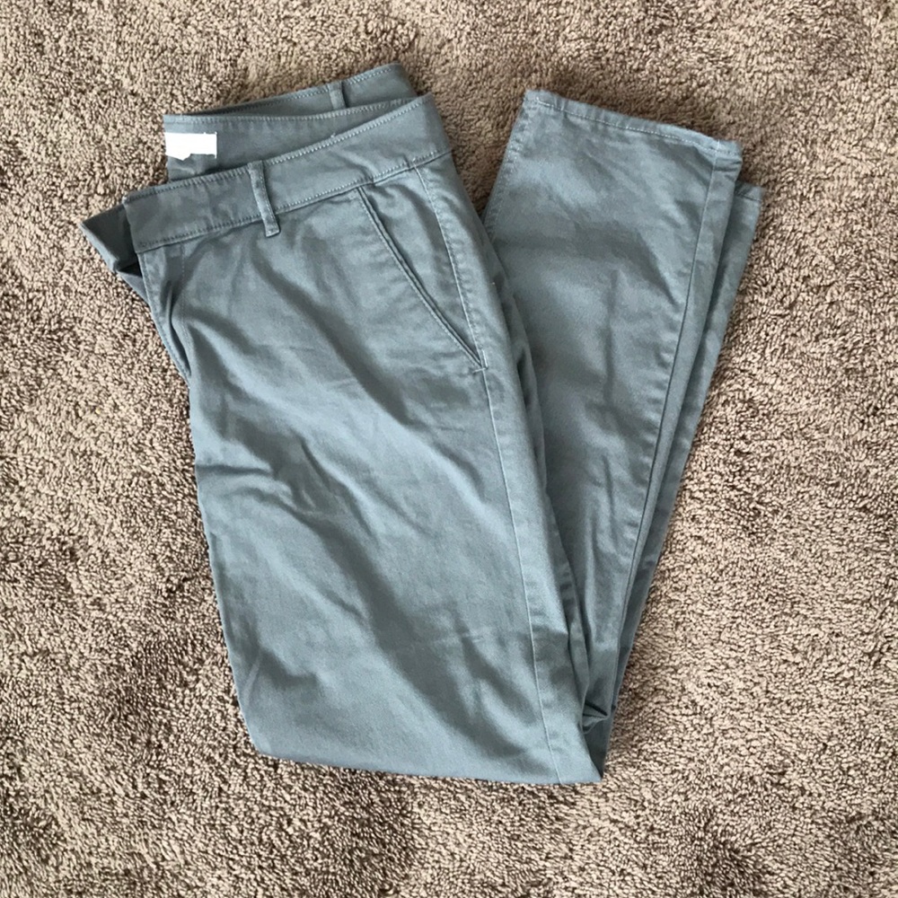 ⭐️ 3/$20 Loft Size 8 Marisa fit gray pants